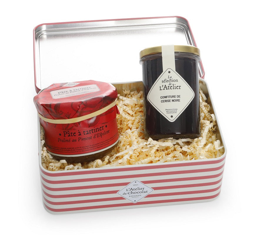 Boîte métal garnie Tradition Basque Piment Cerise Chocolat
