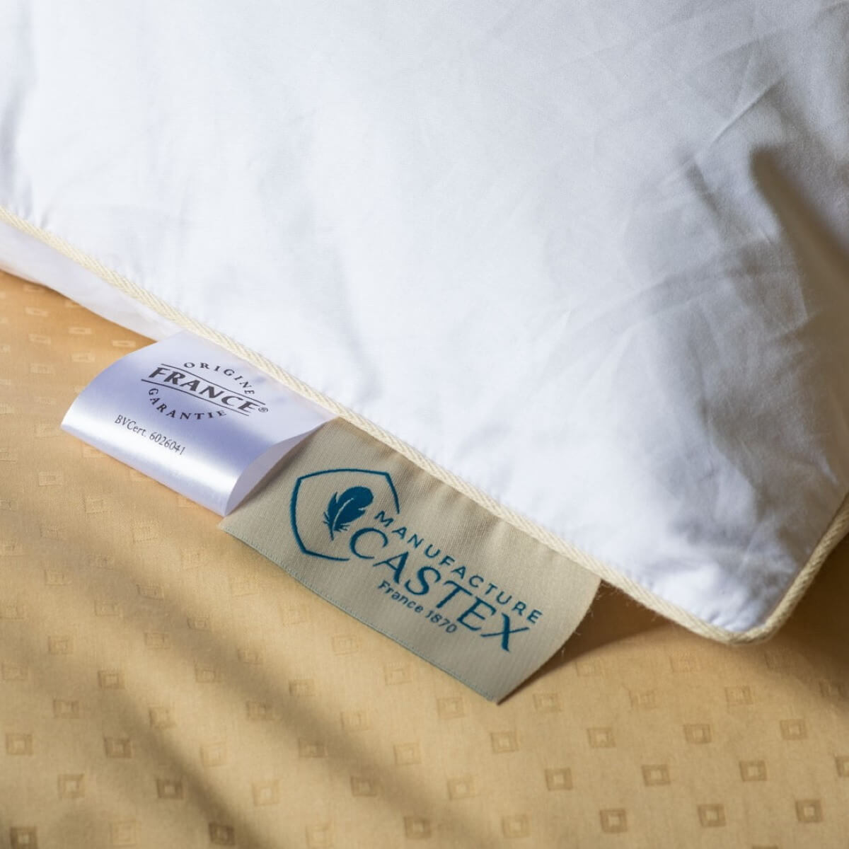 Inflatable quilt white organic cotton