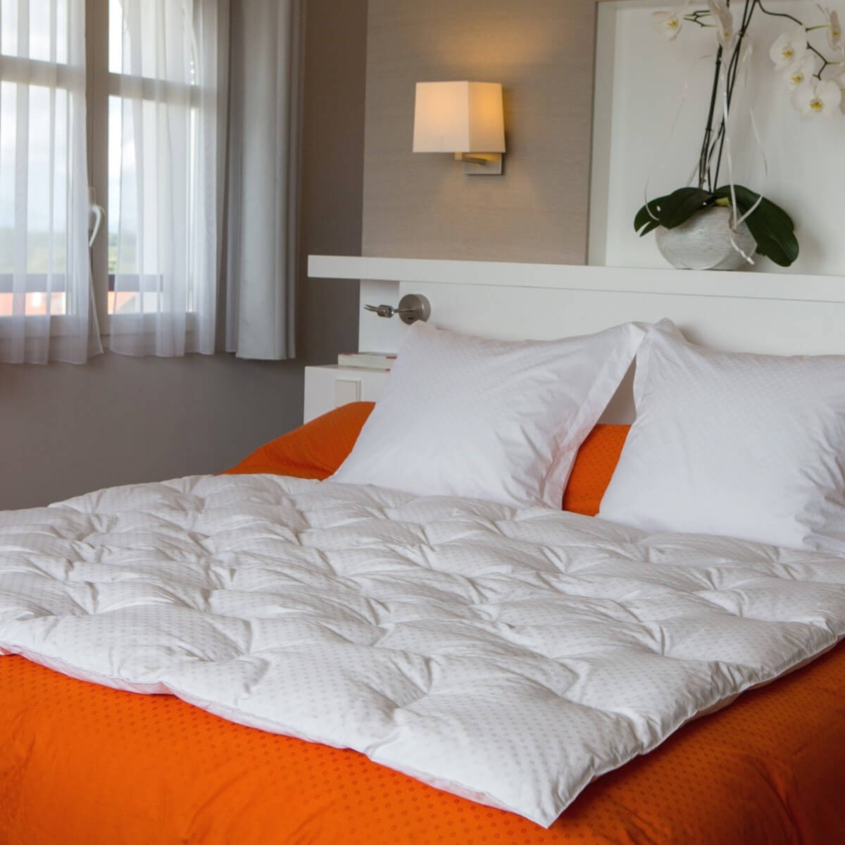Jacquard Throw White