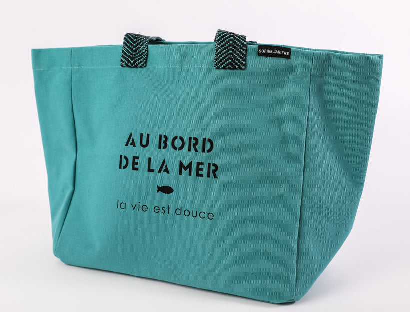 Sac Malo au bord de la mer