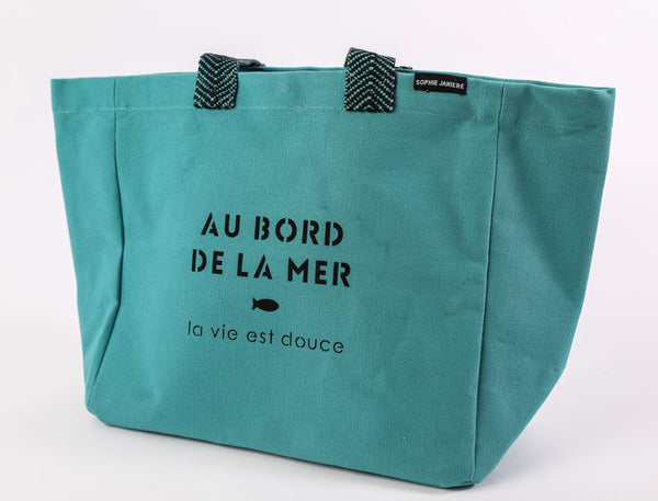 Sac Malo au bord de la mer