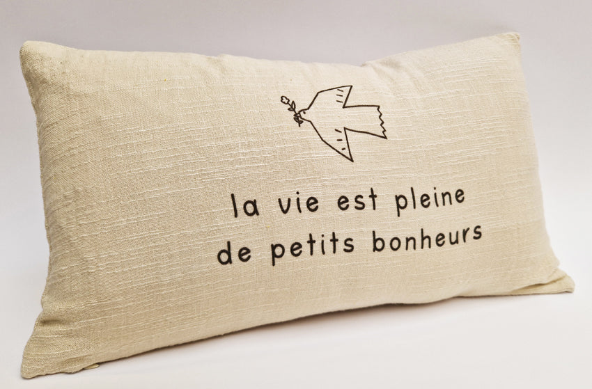 Coussin rectangle la vie est pleine de petits bonheurs